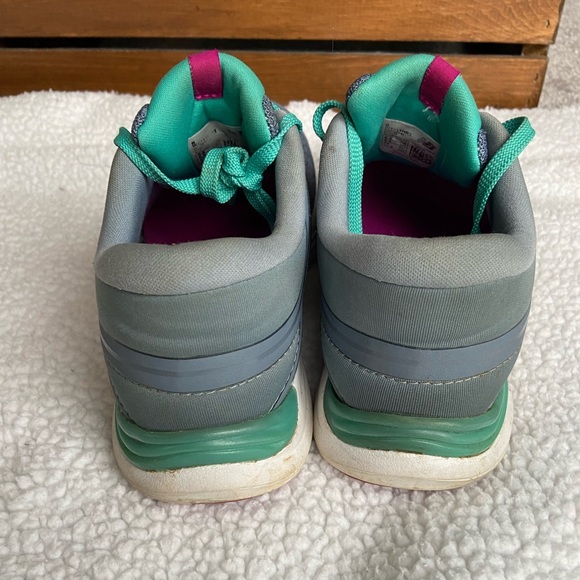 New Balance pink, teal and gray sneakers size 8.5 - Picture 4 of 9